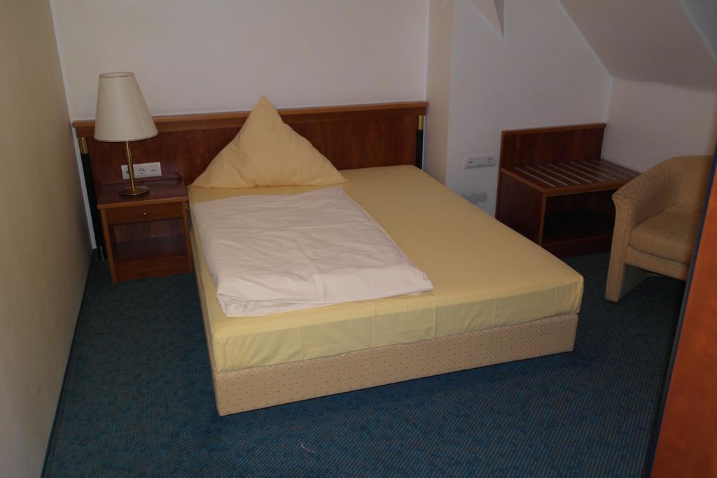 Hotel Jahnhaus Langenfeld  Room photo